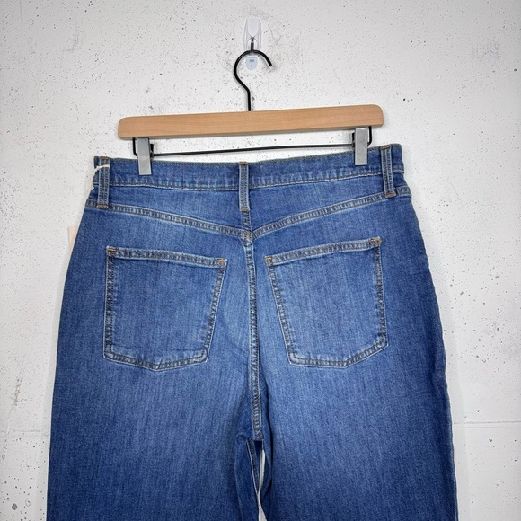 Universals Threads Vintage Straight Distressed Mom Jeans Size 10 - Picture 7 of 9